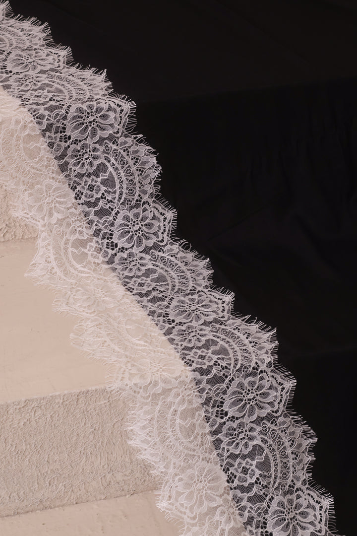 Noir Ivory - Lace Modal