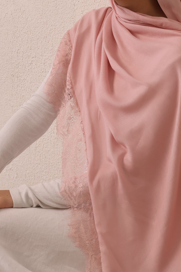 Rose- Lace Modal