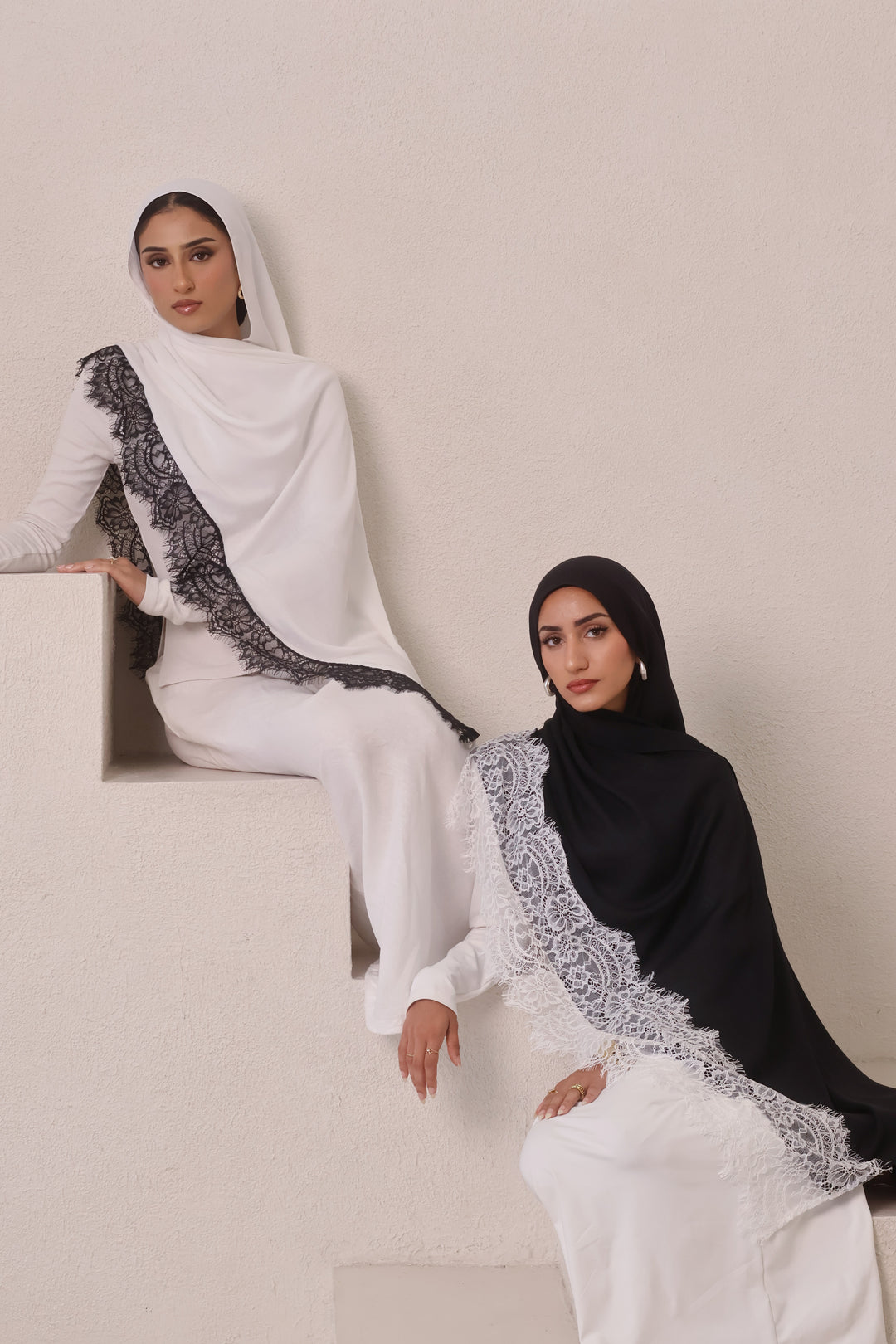 Ivory Noir- Lace Modal