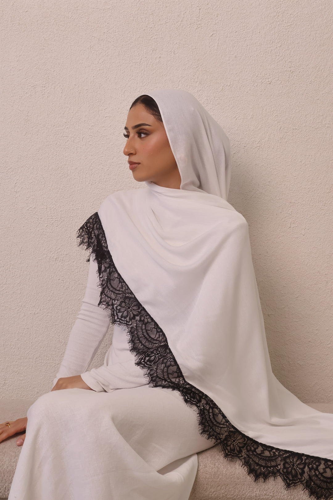 Ivory Noir- Lace Modal