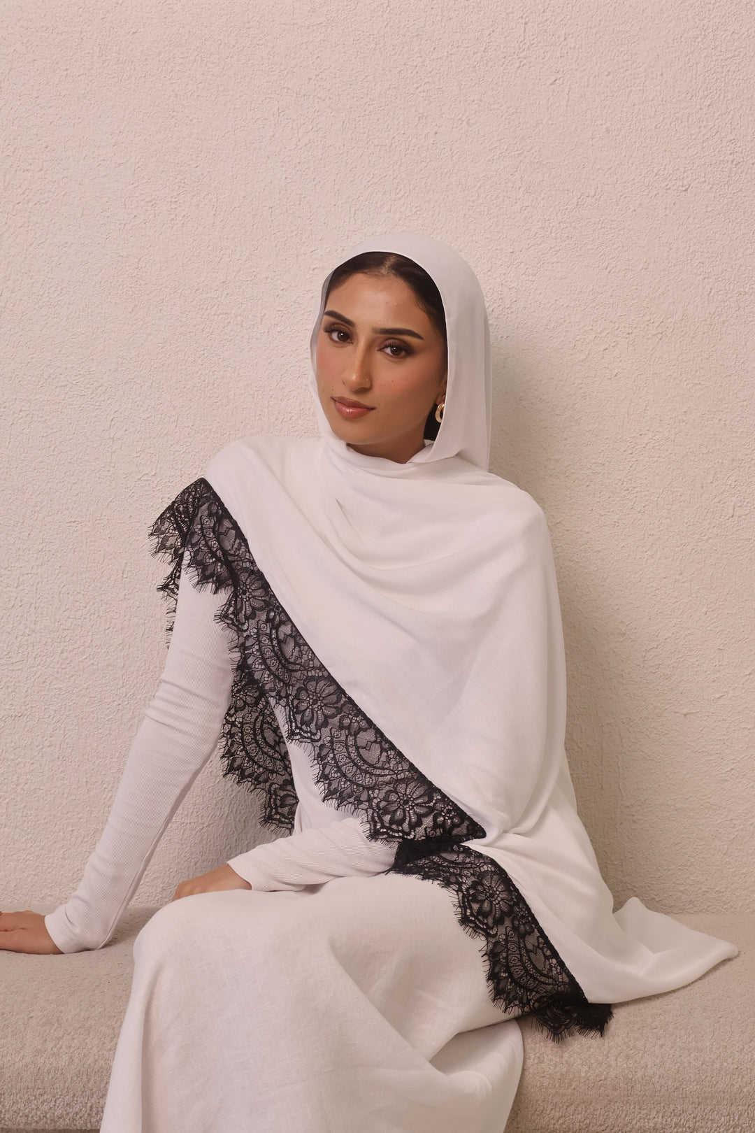 Ivory Noir- Lace Modal